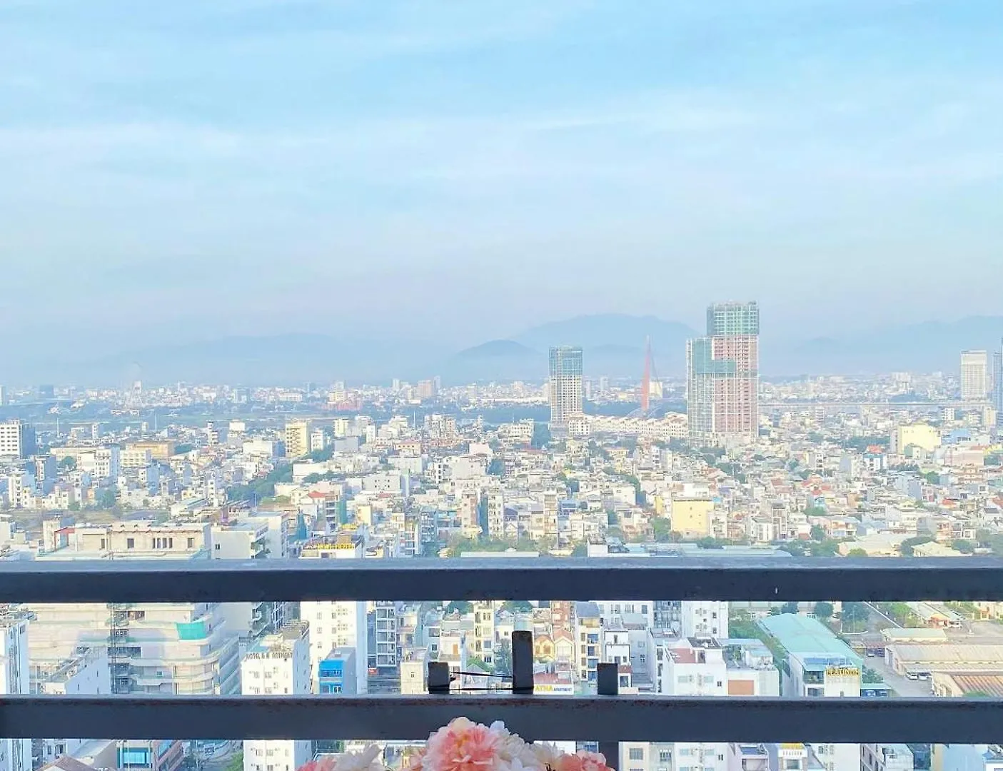 1 Bedroom Apart,King Bed, City View, My Khe Beach Da Nang Apartment