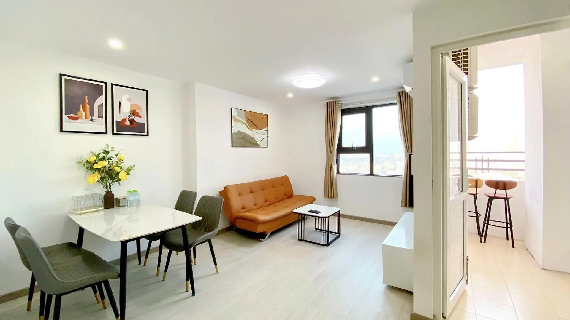 1 Bedroom Apart,King Bed, City View, My Khe Beach Da Nang Apartment
